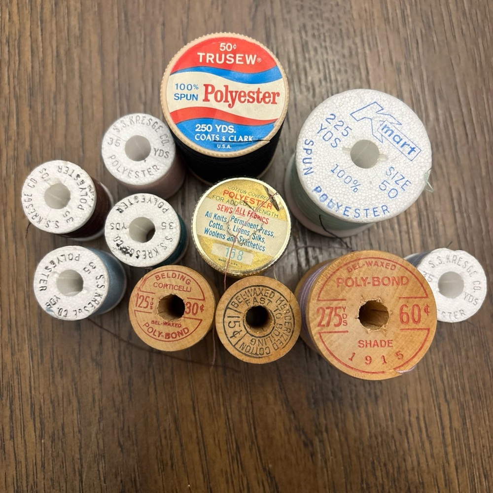 Assorted Vintage Thread Spools - Picture 1 of 8